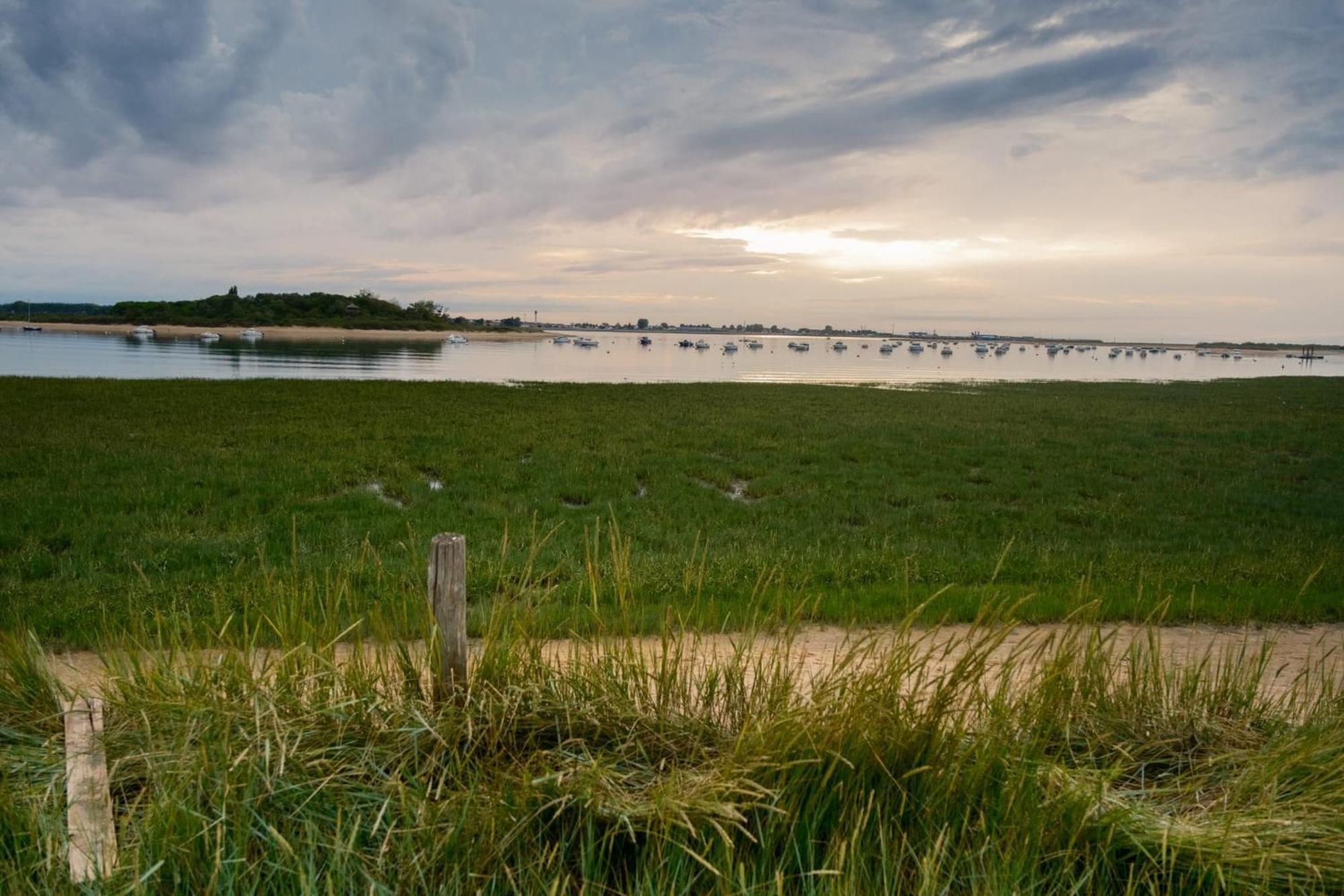 Maison Neuve Proche Plage Avec Parking Gratuit Et Prive A 5 Min Du Musee De La Batterie De Merville Gonneville-en-Auge Buitenkant foto